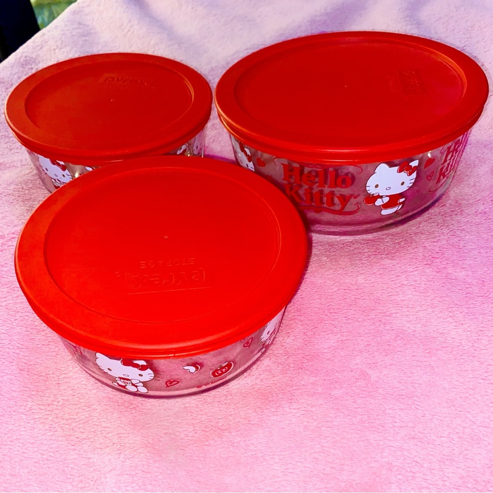 Hello Kitty Pyrex Glass Set Food Storage Red Lids Costco Apple Heart Containers - Picture 3 of 15